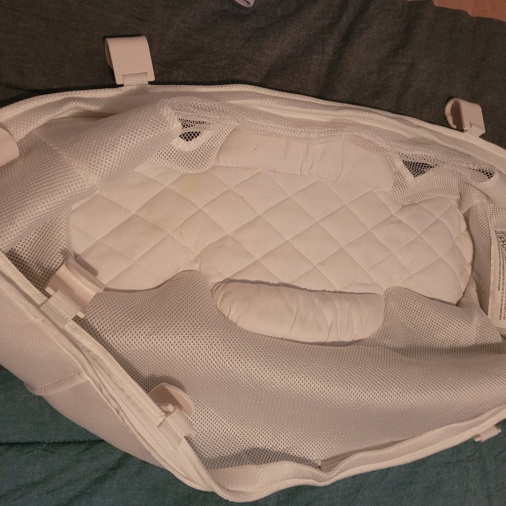 Halo bassinet newborn insert